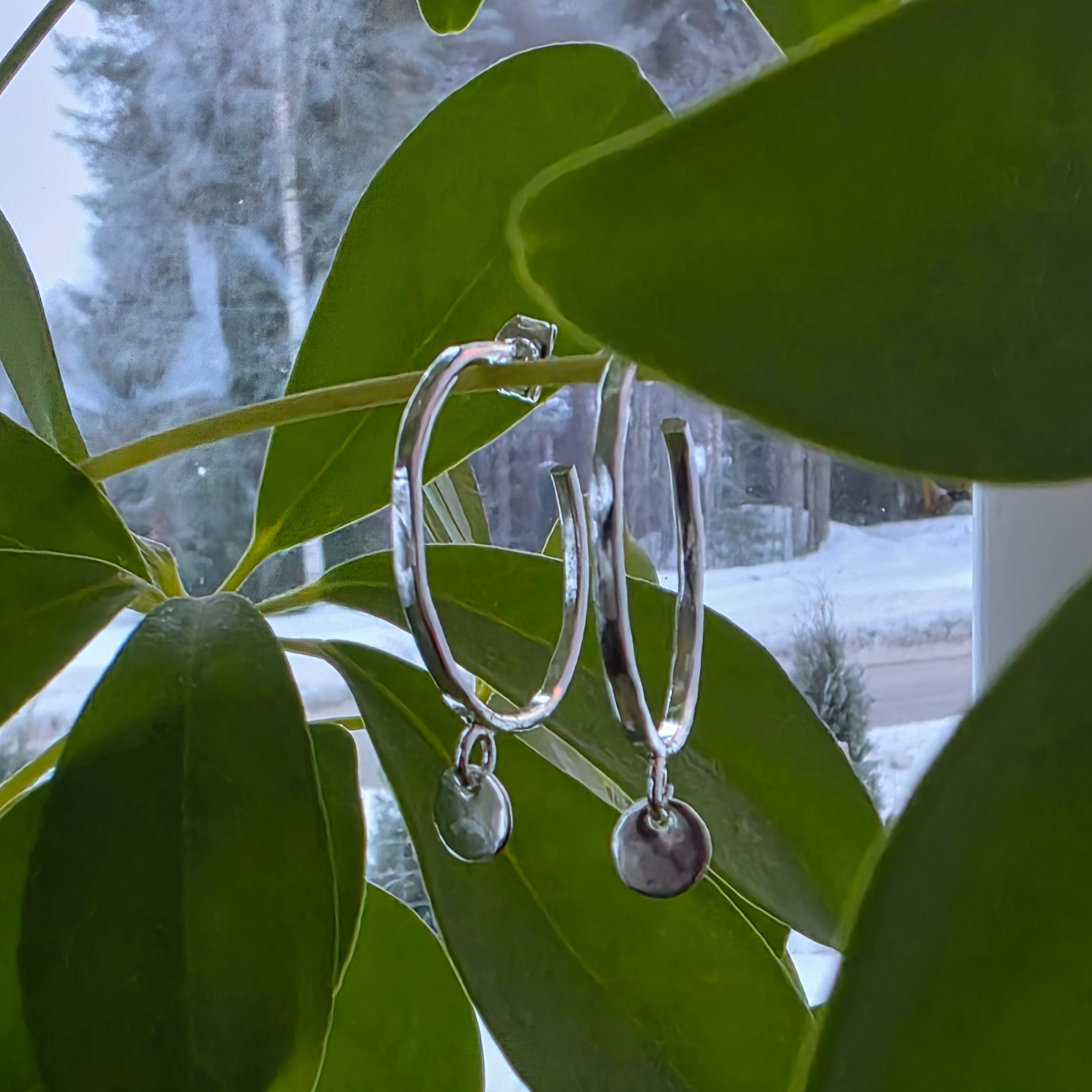 Hamrade ringar med hänge, 3 cm