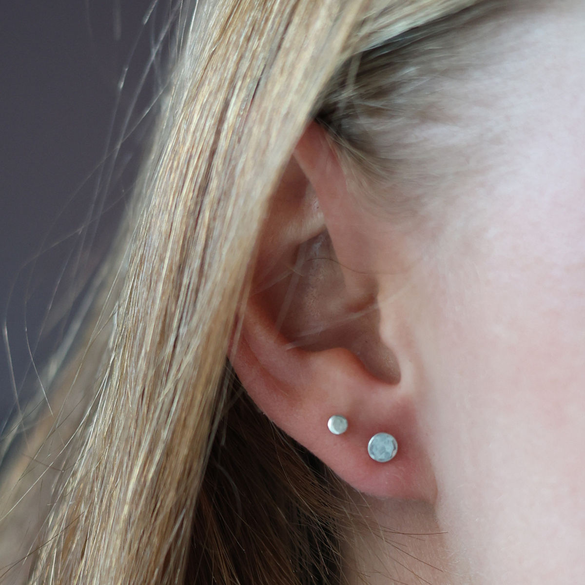 Hamrade dots 5 mm - Silverörhängen
